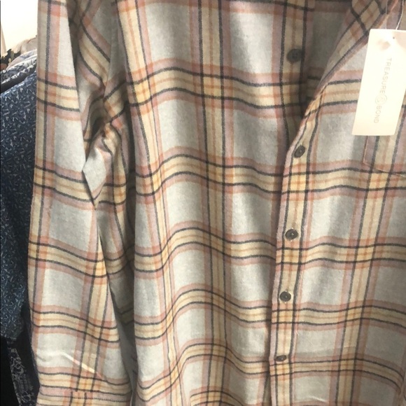 Treasure & Bond Gray and Yellow Casual Button Down Shirt - Picture 5 of 6